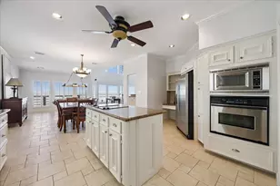 1554 Windsong Way, Tiki Island, TX 77554 - Photo 15