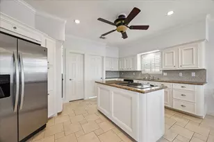 1554 Windsong Way, Tiki Island, TX 77554 - Photo 15