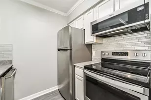 12550 Whittington Dr, Houston, TX 77077 - Photo 11