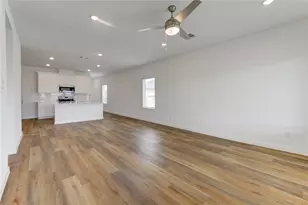 9043 Rose Water Trl, Iowa Colony, TX 77583 - Photo 21