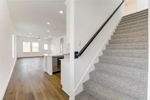 9043 Rose Water Trl, Iowa Colony, TX 77583 - Photo 7