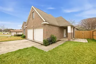 13262 Lake Breeze Ln, Willis, TX 77318 - Photo 3