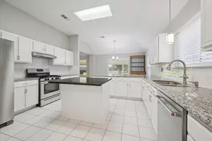 3438 N Peach Hollow Circle N, Pearland, TX 77584 - Photo 11