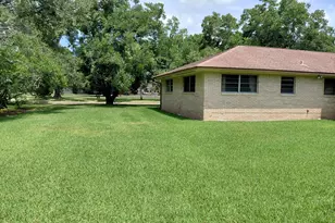 736 Northridge St, Angleton, TX 77515 - Photo 7