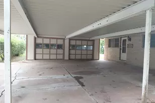 736 Northridge St, Angleton, TX 77515 - Photo 21