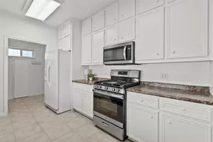 933 Bonita St, Bayou Vista, TX 77563 - Photo 15