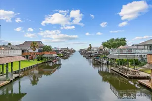 933 Bonita St, Bayou Vista, TX 77563 - Photo 3