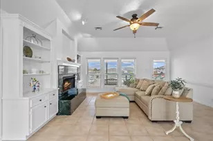 933 Bonita St, Bayou Vista, TX 77563 - Photo 7