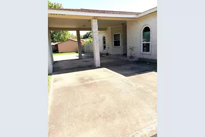 3230 W Meadow Lane, Dickinson, TX 77539 - Photo 3