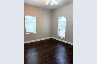 3230 W Meadow Lane, Dickinson, TX 77539 - Photo 17