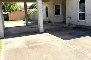 3230 W Meadow Ln, Dickinson, TX 77539 - Photo 3