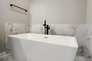 6714 Parker Grv Ln, Houston, TX 77076 - Photo 21