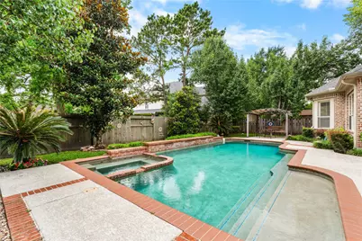 131 E Beckonvale Circle, The Woodlands, TX 77382 - Photo 21