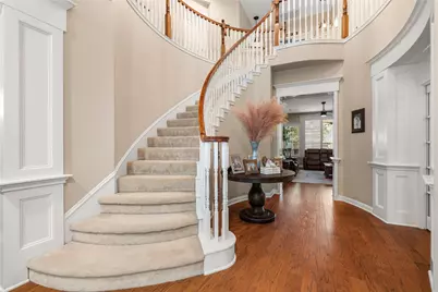 131 E Beckonvale Circle, The Woodlands, TX 77382 - Photo 9