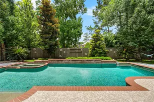 131 E Beckonvale Cir, The Woodlands, TX 77382 - Photo 5
