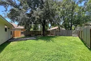 6 Thicket Grove Pl, The Woodlands, TX 77385 - Photo 33