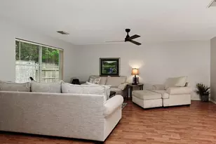 127 Hockenberry Ct, The Woodlands, TX 77385 - Photo 5