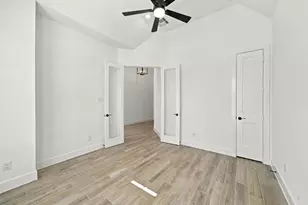 12202 Denham Dr, Mont Belvieu, TX 77523 - Photo 9