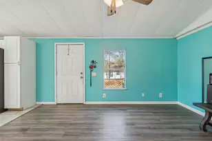 242 Pear St, Livingston, TX 77351 - Photo 5