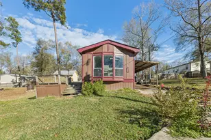 242 Pear St, Livingston, TX 77351 - Photo 1