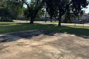 1603 Campbell St, Houston, TX 77009 - Photo 13