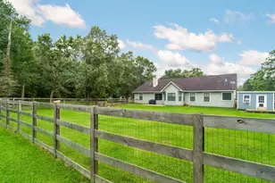 237 County Road 6401, Dayton, TX 77535 - Photo 37