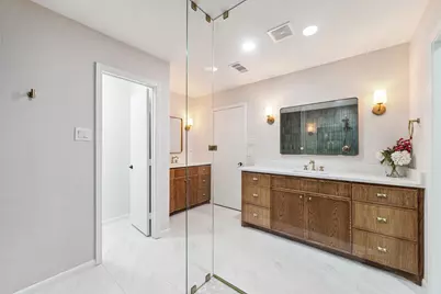 7715 Twin Hills Drive, Houston, TX 77071 - Photo 27