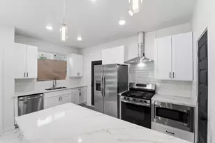 982 S Ellington St, Houston, TX 77088 - Photo 7