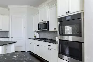 11 Floral Hills Ln, Fulshear, TX 77441 - Photo 17