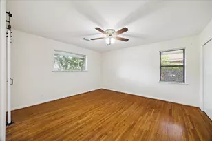 8907 Autauga St, Houston, TX 77080 - Photo 11