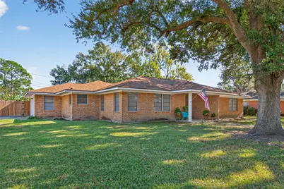 212 Lindsey Avenue, Bay City, TX 77414 - Photo 1