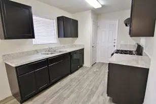 3911 Cary Creek Dr, Baytown, TX 77521 - Photo 3
