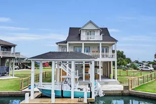1060 Waterways Dr, Crystal Beach, TX 77650 - Photo 47