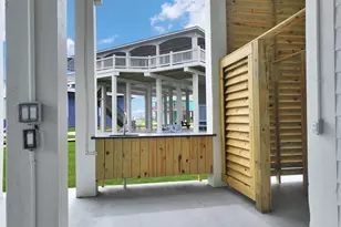 1060 Waterways Dr, Crystal Beach, TX 77650 - Photo 9