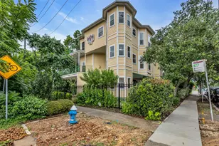 3201 White Oak Dr, Houston, TX 77007 - Photo 1