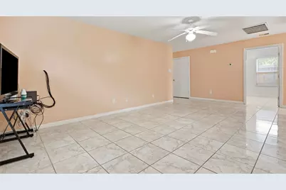 8526 Vista Oaks Manor, Houston, TX 77028 - Photo 17