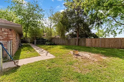 9739 Philmont Drive, Houston, TX 77080 - Photo 23