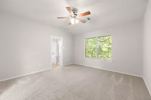 211 N Burberry Park Cir, The Woodlands, TX 77382 - Photo 31