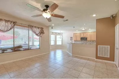 107 Cove W, Conroe, TX 77356 - Photo 9