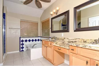107 Cove W, Conroe, TX 77356 - Photo 17