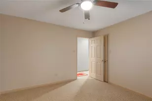 913 Cherry Hills Dr, Huntsville, TX 77340 - Photo 13