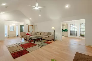 913 Cherry Hills Dr, Huntsville, TX 77340 - Photo 3