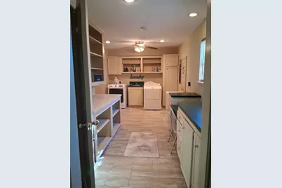 913 Cherry Hills Drive, Huntsville, TX 77340 - Photo 5