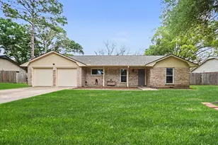114 E Wildwinn Dr, Alvin, TX 77511 - Photo 3