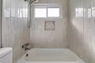10738 Highland Woods Dr, Sugar Land, TX 77498 - Photo 27