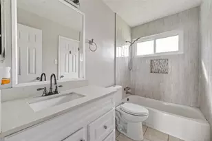10738 Highland Woods Dr, Sugar Land, TX 77498 - Photo 25