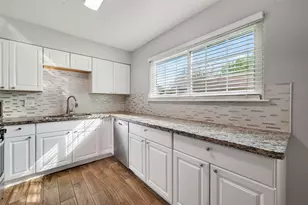 10738 Highland Woods Dr, Sugar Land, TX 77498 - Photo 19