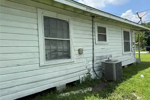 7002 Finch St, Houston, TX 77028 - Photo 5