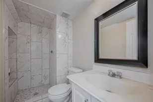 4015 Black Locust Dr, Houston, TX 77088 - Photo 15