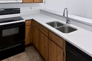 7083 Greenway Chase St, Houston, TX 77072 - Photo 5